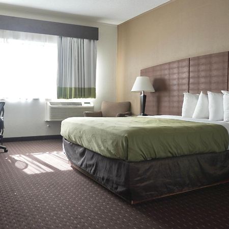 ווטרפורד American Inn & Suites מראה חיצוני תמונה