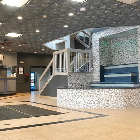 ווטרפורד American Inn & Suites מראה חיצוני תמונה