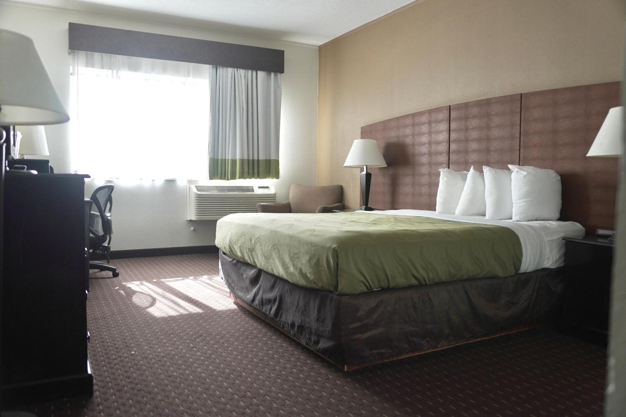 ווטרפורד American Inn & Suites מראה חיצוני תמונה