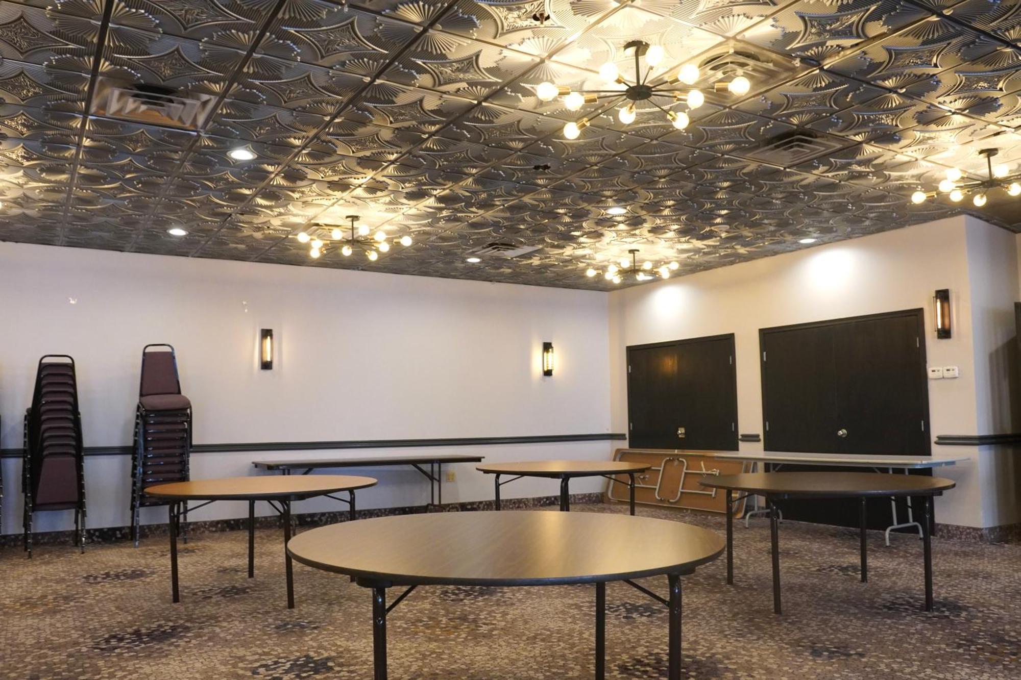 ווטרפורד American Inn & Suites מראה חיצוני תמונה