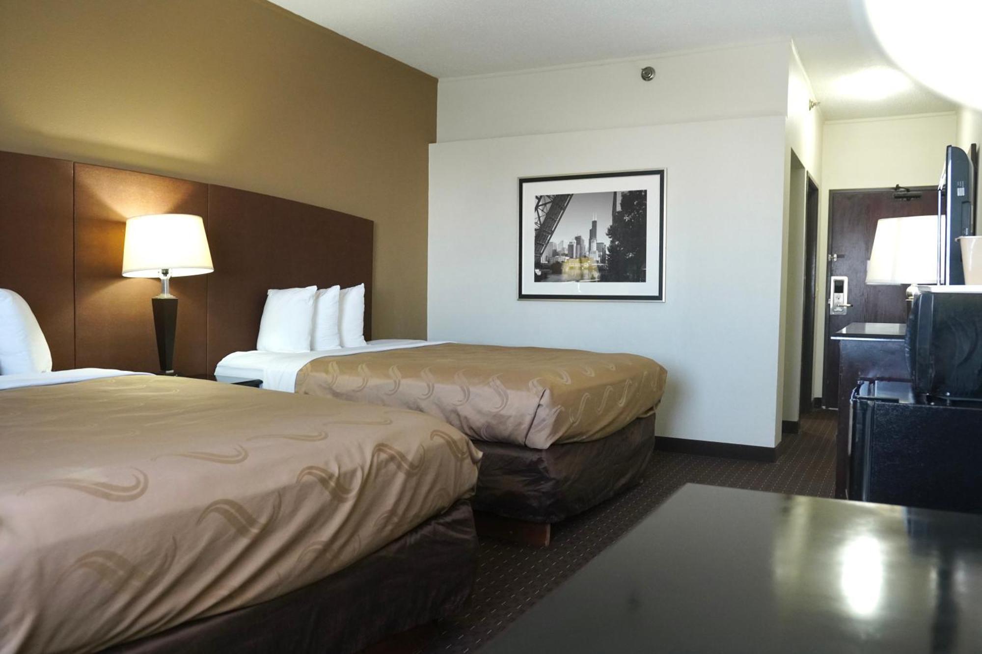 ווטרפורד American Inn & Suites מראה חיצוני תמונה